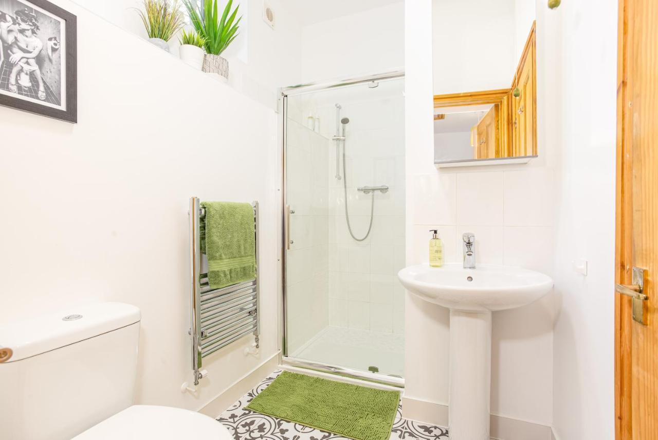 Byevo Oswestry Barn - Quirky Romantic Retreat Or Cosy Contractor Base Zewnętrze zdjęcie