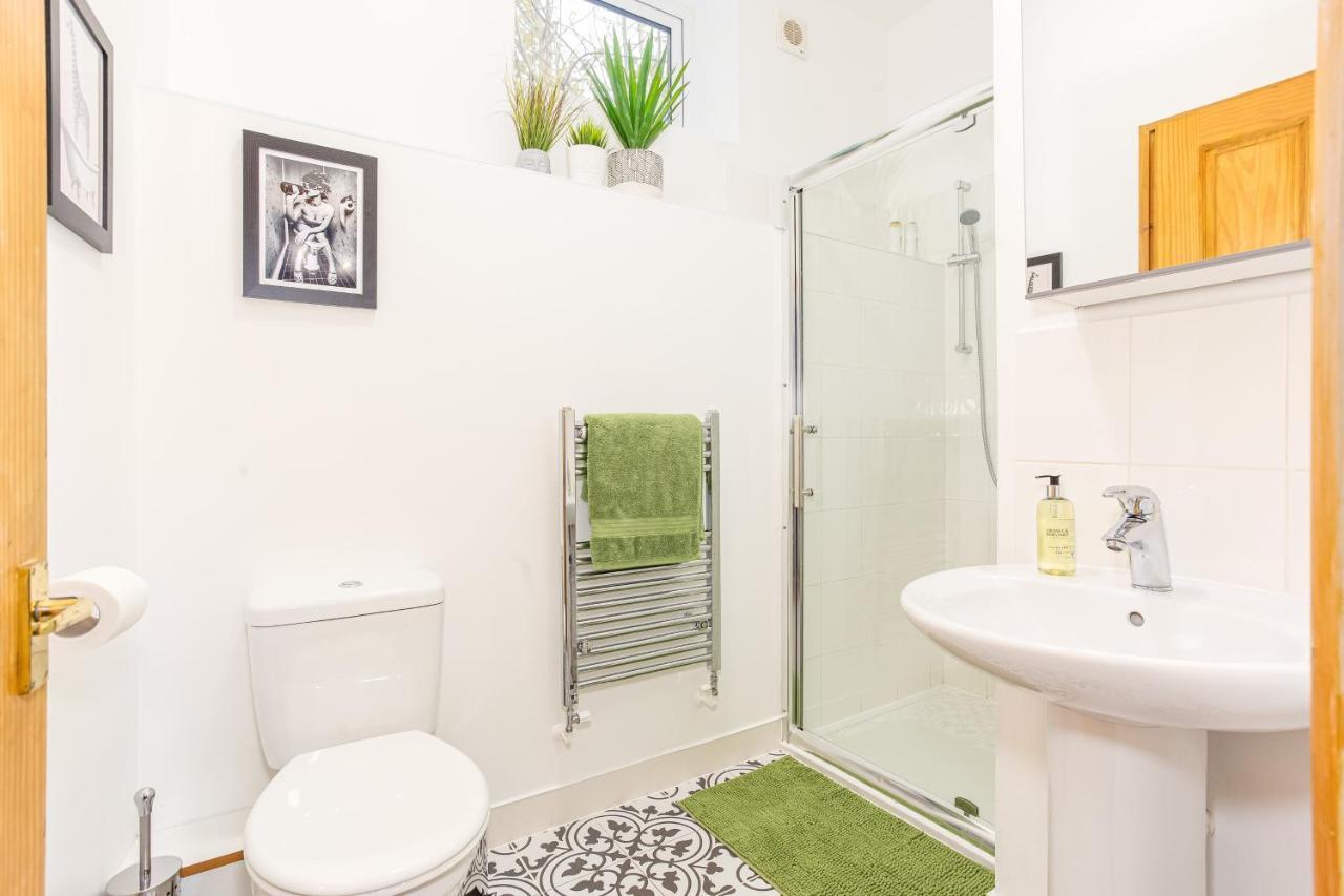 Byevo Oswestry Barn - Quirky Romantic Retreat Or Cosy Contractor Base Zewnętrze zdjęcie