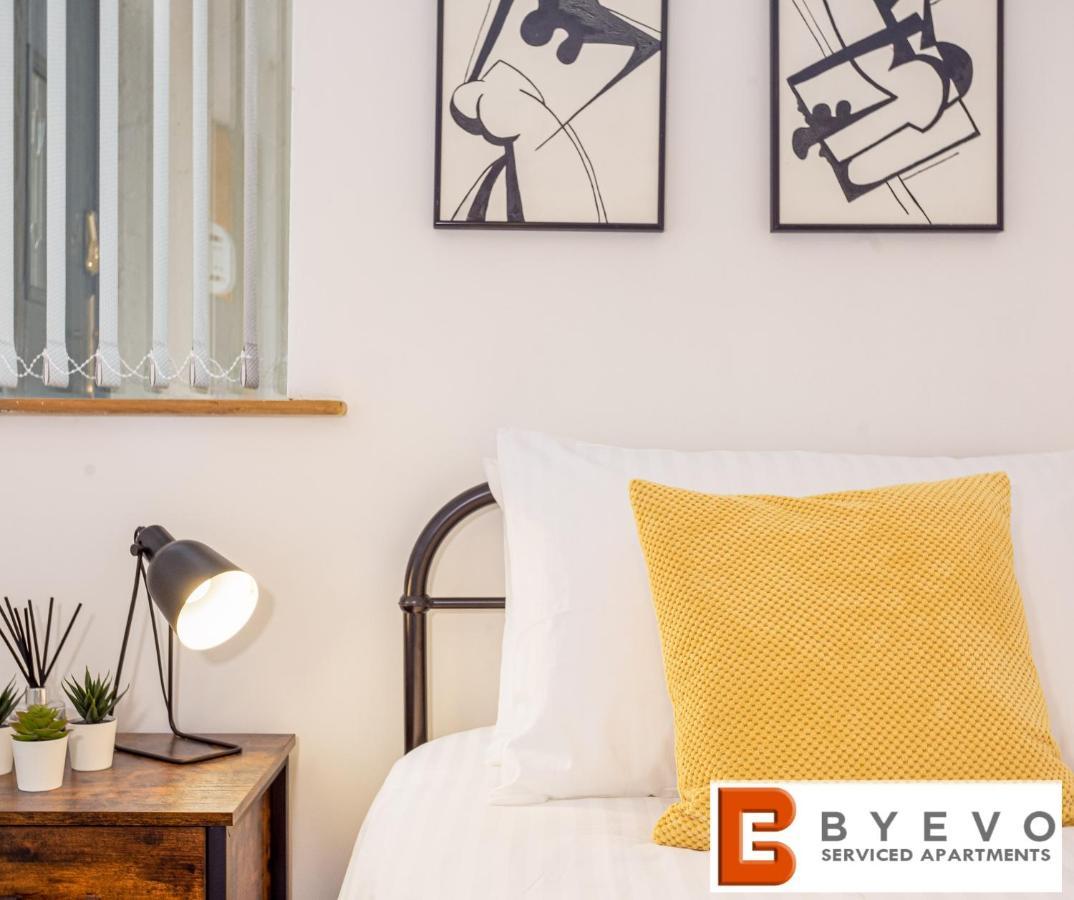Byevo Oswestry Barn - Quirky Romantic Retreat Or Cosy Contractor Base Zewnętrze zdjęcie